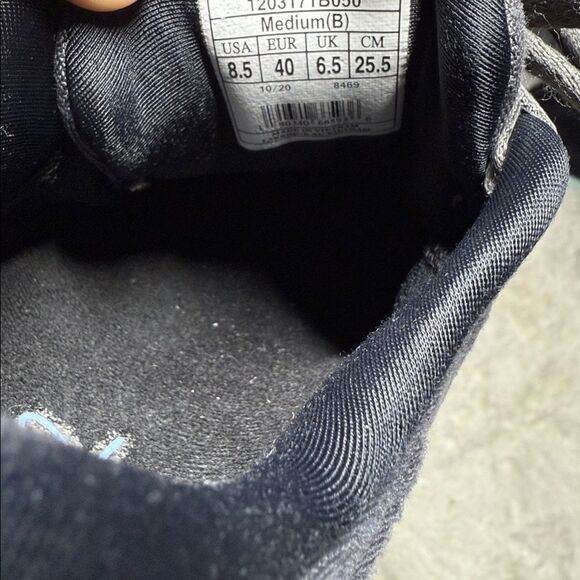 Brooks Black and Blue Athletic Shoes - Picture 7 of 8